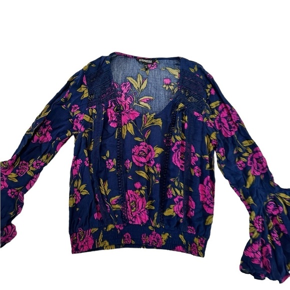 Express Navy & Pink Floral Bell Sleeve Blouse Size XS - Picture 5 of 17